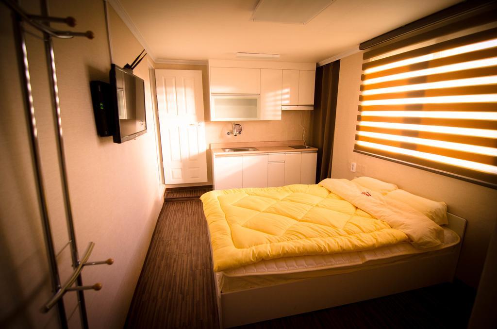 Yakorea Hostel Hongdae Seoul Exterior photo